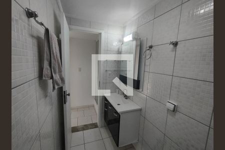 Banheiro de apartamento para alugar com 2 quartos, 53m² em Vila Alexandria, São Paulo