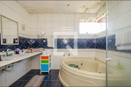 Casa à venda com 240m², 3 quartos e 13 vagas Casa à venda com 240m², 3 quartos e 13 vagasBanheiro Quarto