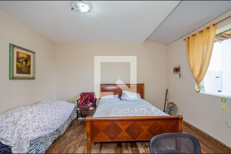 Casa à venda com 240m², 3 quartos e 13 vagas Casa à venda com 240m², 3 quartos e 13 vagasQuarto