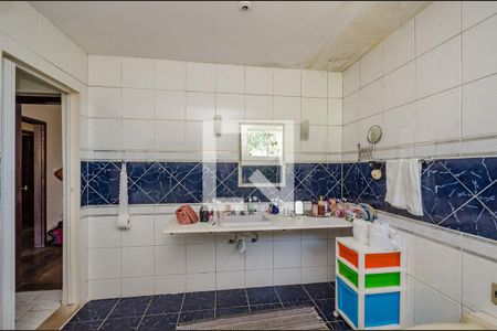 Casa à venda com 240m², 3 quartos e 13 vagas Casa à venda com 240m², 3 quartos e 13 vagasBanheiro Quarto