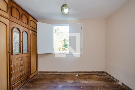 Casa à venda com 240m², 3 quartos e 13 vagas Casa à venda com 240m², 3 quartos e 13 vagasQuarto 2