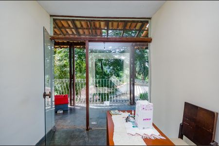 Casa à venda com 240m², 3 quartos e 13 vagas Casa à venda com 240m², 3 quartos e 13 vagasCorredor