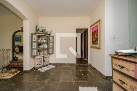 Casa à venda com 240m², 3 quartos e 13 vagas Casa à venda com 240m², 3 quartos e 13 vagasSala 2