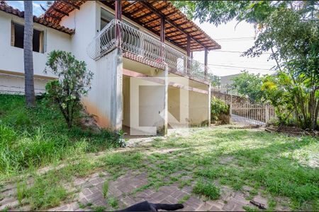 Casa à venda com 240m², 3 quartos e 13 vagas Casa à venda com 240m², 3 quartos e 13 vagasÁrea comum