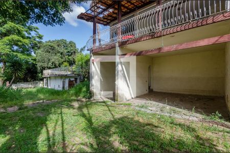 Casa à venda com 240m², 3 quartos e 13 vagas Casa à venda com 240m², 3 quartos e 13 vagasÁrea comum