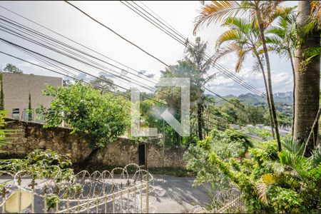 Varanda de casa à venda com 3 quartos, 240m² em Ipe, Nova Lima