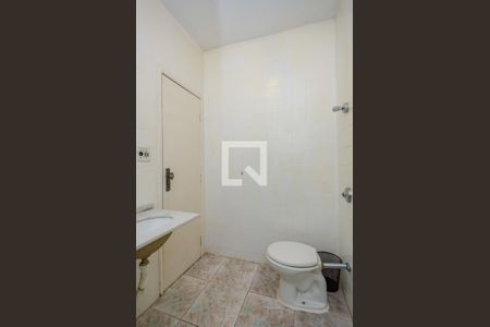 Casa à venda com 240m², 3 quartos e 13 vagas Casa à venda com 240m², 3 quartos e 13 vagasBanheiro