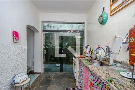 Casa à venda com 240m², 3 quartos e 13 vagas Casa à venda com 240m², 3 quartos e 13 vagasCozinha