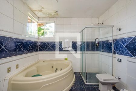 Casa à venda com 240m², 3 quartos e 13 vagas Casa à venda com 240m², 3 quartos e 13 vagasBanheiro Quarto