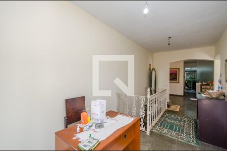 Casa à venda com 240m², 3 quartos e 13 vagas Casa à venda com 240m², 3 quartos e 13 vagasCorredor