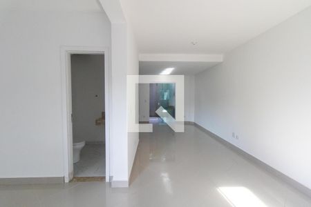 Sala de casa de condomínio para alugar com 4 quartos, 239m² em Jardim das Américas, Curitiba
