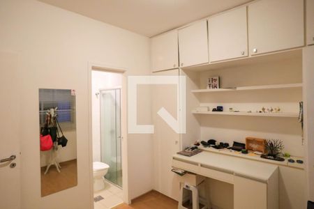 Suíte de apartamento à venda com 2 quartos, 70m² em Santo Antônio, Belo Horizonte