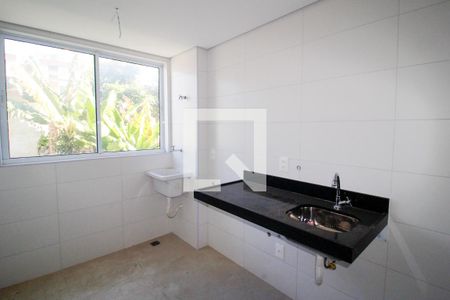 Cozinha  de apartamento à venda com 2 quartos, 46m² em Lagoinha, Belo Horizonte