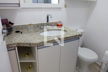 Apartamento à venda com 60m², 1 quarto e 1 vaga Apartamento à venda com 60m², 1 quarto e 1 vagaBanheiro da Suíte 1