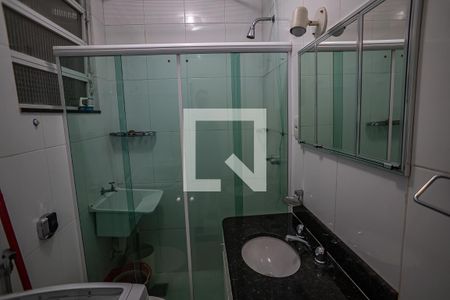 Banheiro de kitnet/studio para alugar com 1 quarto, 27m² em Botafogo, Rio de Janeiro