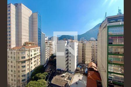 Sala vista  de apartamento para alugar com 3 quartos, 75m² em Copacabana, Rio de Janeiro