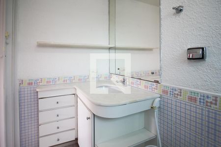 Banheiro de apartamento à venda com 1 quarto, 42m² em Indianópolis, São Paulo