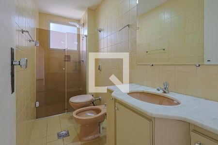 Banheiro  de apartamento à venda com 1 quarto, 46m² em Santa Efigênia, Belo Horizonte