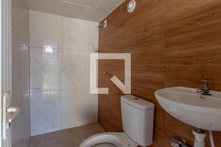 Banheiro de kitnet/studio para alugar com 1 quarto, 40m² em Glória, Belo Horizonte
