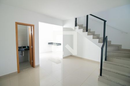 Sala de casa à venda com 3 quartos, 119m² em Centro, Betim