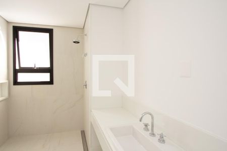Apartamento à venda com 375m², 4 quartos e 4 vagas Apartamento à venda com 375m², 4 quartos e 4 vagasBanheiro 2 da Suíte 4