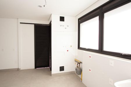 Apartamento à venda com 375m², 4 quartos e 4 vagas Apartamento à venda com 375m², 4 quartos e 4 vagasÁrea de Serviço