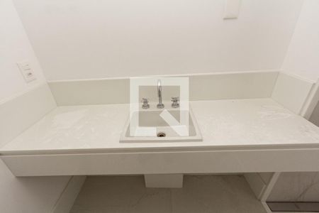 Apartamento à venda com 375m², 4 quartos e 4 vagas Apartamento à venda com 375m², 4 quartos e 4 vagasBanheiro da Suíte 1