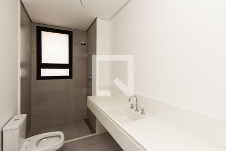 Apartamento à venda com 373m², 4 quartos e 4 vagas Apartamento à venda com 373m², 4 quartos e 4 vagasBanheiro da Suíte 2