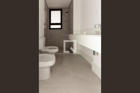 Apartamento à venda com 373m², 4 quartos e 4 vagas Apartamento à venda com 373m², 4 quartos e 4 vagasBanheiro da Suíte 2