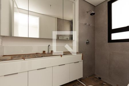 Apartamento à venda com 375m², 4 quartos e 4 vagas Apartamento à venda com 375m², 4 quartos e 4 vagasBanheiro da Suíte 1