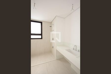 Apartamento à venda com 375m², 4 quartos e 4 vagas Apartamento à venda com 375m², 4 quartos e 4 vagasBanheiro 2 da Suíte 4