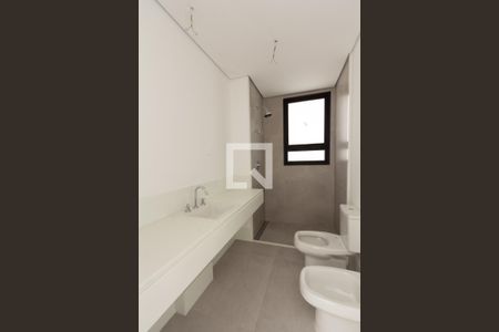 Apartamento à venda com 375m², 4 quartos e 4 vagas Apartamento à venda com 375m², 4 quartos e 4 vagasBanheiro da Suíte 3