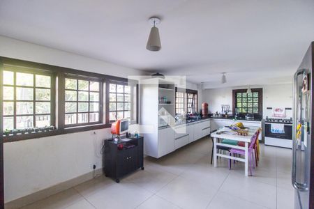 Apartamento para alugar com 390m², 5 quartos e 4 vagas Apartamento para alugar com 390m², 5 quartos e 4 vagasCozinha