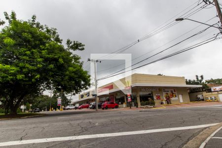 Apartamento para alugar com 390m², 5 quartos e 4 vagas Apartamento para alugar com 390m², 5 quartos e 4 vagasVista da Rua