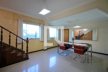 Sala de casa para alugar com 5 quartos, 330m² em Santa Tereza, Belo Horizonte