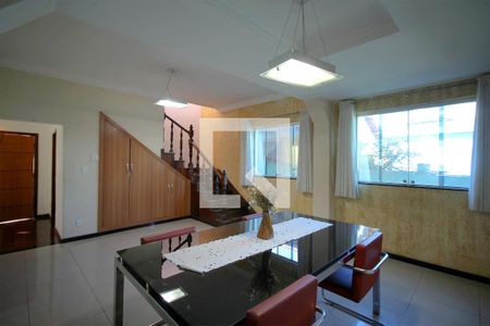 Sala de casa para alugar com 5 quartos, 330m² em Santa Tereza, Belo Horizonte