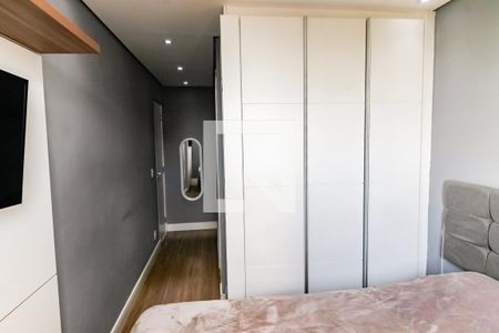Suíte - armários de apartamento para alugar com 2 quartos, 54m² em Jardim Monte Kemel, São Paulo