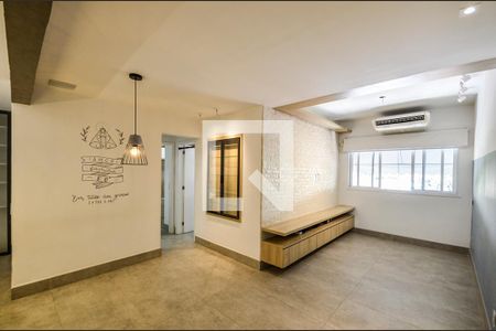 Sala de apartamento à venda com 2 quartos, 68m² em Grajaú, Rio de Janeiro