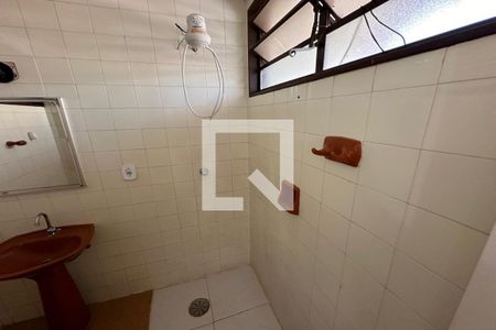 Banheiro Social de kitnet/studio para alugar com 1 quarto, 28m² em Jardim Paulista, Ribeirão Preto
