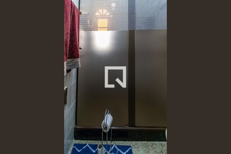 Casa à venda com 470m², 4 quartos e 4 vagas Casa à venda com 470m², 4 quartos e 4 vagasBanheiro