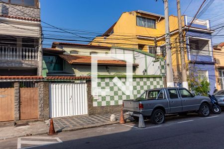 Casa à venda com 470m², 4 quartos e 4 vagas Casa à venda com 470m², 4 quartos e 4 vagasFachada