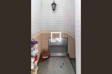 Casa à venda com 470m², 4 quartos e 4 vagas Casa à venda com 470m², 4 quartos e 4 vagasÁrea de Serviço