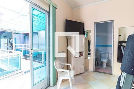 Casa à venda com 470m², 4 quartos e 4 vagas Casa à venda com 470m², 4 quartos e 4 vagasQuarto