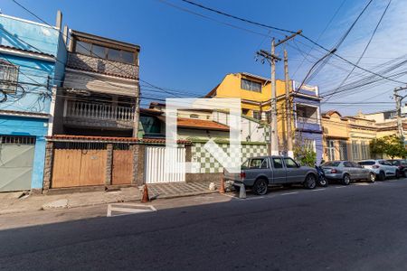 Casa à venda com 470m², 4 quartos e 4 vagas Casa à venda com 470m², 4 quartos e 4 vagasFachada