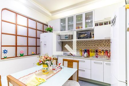 Casa à venda com 470m², 4 quartos e 4 vagas Casa à venda com 470m², 4 quartos e 4 vagasCozinha