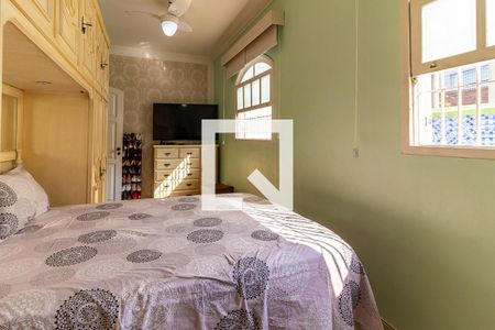 Casa à venda com 470m², 4 quartos e 4 vagas Casa à venda com 470m², 4 quartos e 4 vagasQuarto