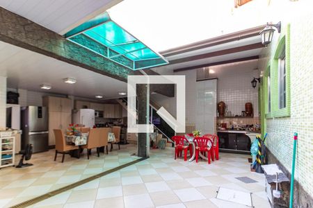 Casa à venda com 470m², 4 quartos e 4 vagas Casa à venda com 470m², 4 quartos e 4 vagasÁrea Externa