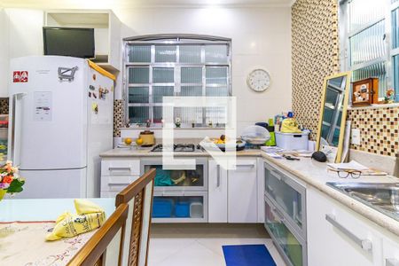 Casa à venda com 470m², 4 quartos e 4 vagas Casa à venda com 470m², 4 quartos e 4 vagasCozinha