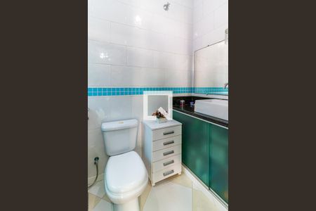 Casa à venda com 470m², 4 quartos e 4 vagas Casa à venda com 470m², 4 quartos e 4 vagasBanheiro