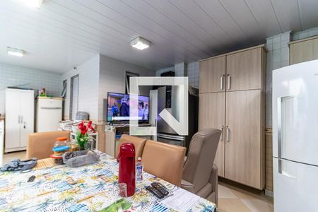 Casa à venda com 470m², 4 quartos e 4 vagas Casa à venda com 470m², 4 quartos e 4 vagasCozinha